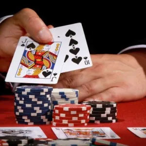 Poker Cách Chơi Chuẩn Nhất 2025? Jun88 Chỉ Bạn Thắng Lớn Ngay
