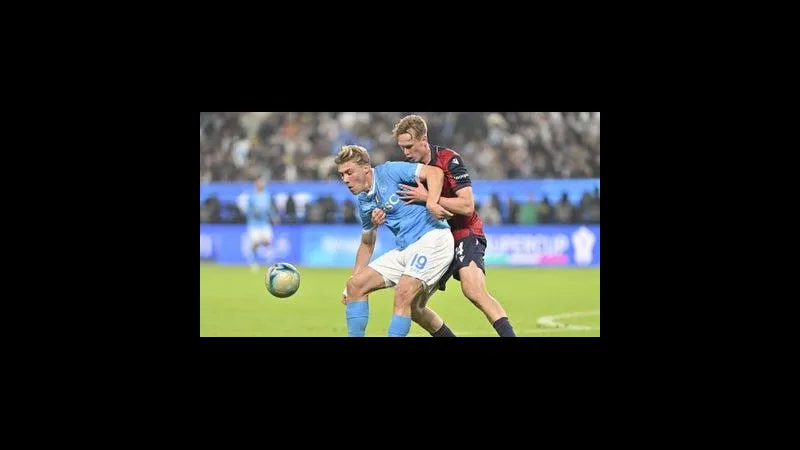 Hai đội bóng đối đầu trong trận đấu