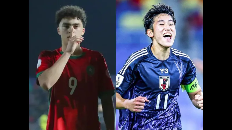 Cầu thủ U17 Nhật Bản hưởng lợi từ một pha phản công nhanh trước hàng phòng ngự U17 Ma Rốc